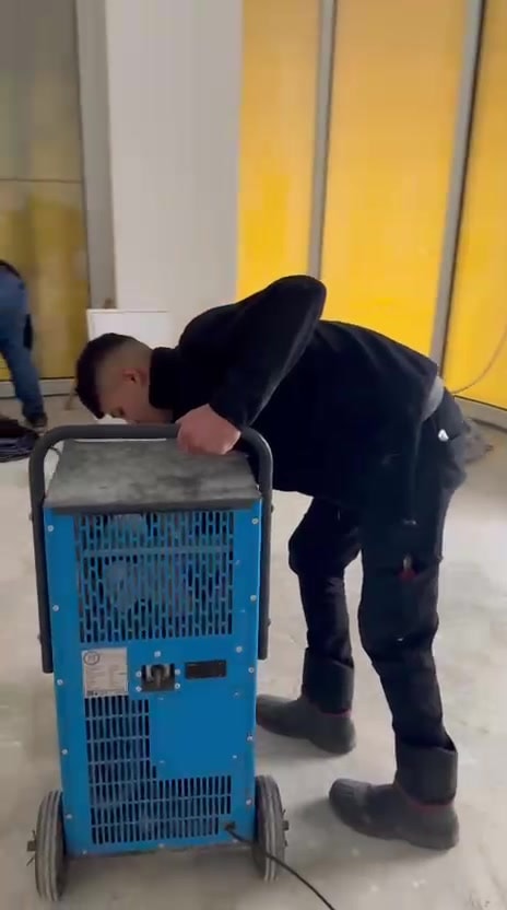 Karaköy · Galataport: Şap kurutma, Epoksi öncesi zemin hazırlığı, Kapalı alanda nem alma — saha fotoğrafı 6